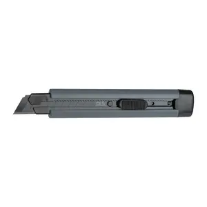 Cutter with two extra blades